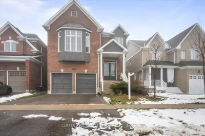 Detached in Oshawa