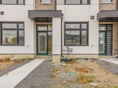 Att/Row/Townhouse in Ajax