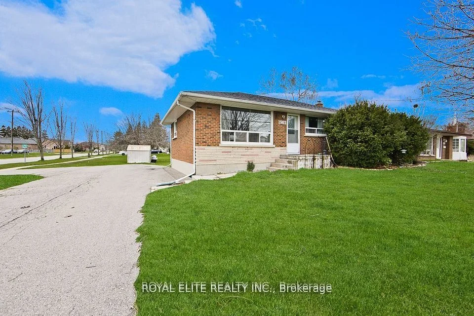 1902 Rossland Road E, Whitby, ON L1N 3P5