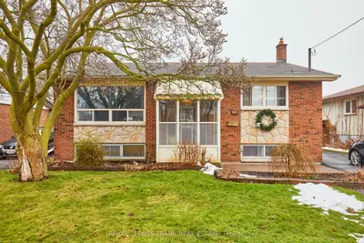 Detached in Oshawa