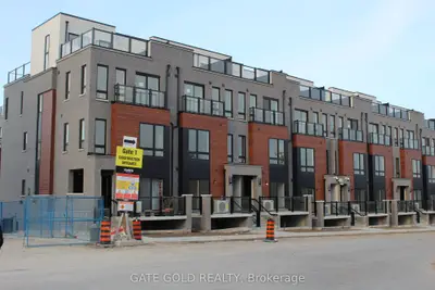 Condo Townhouse in Toronto