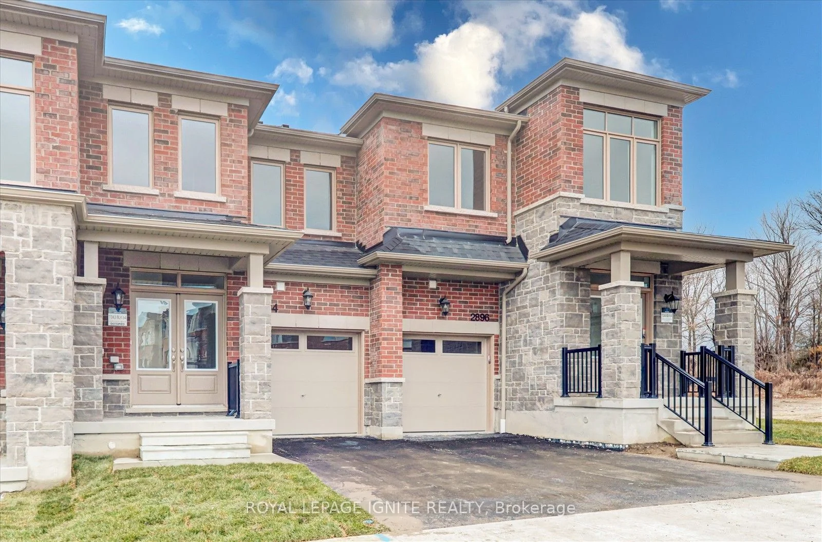 Att/Row/Townhouse in Pickering