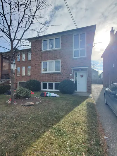 Triplex in Toronto