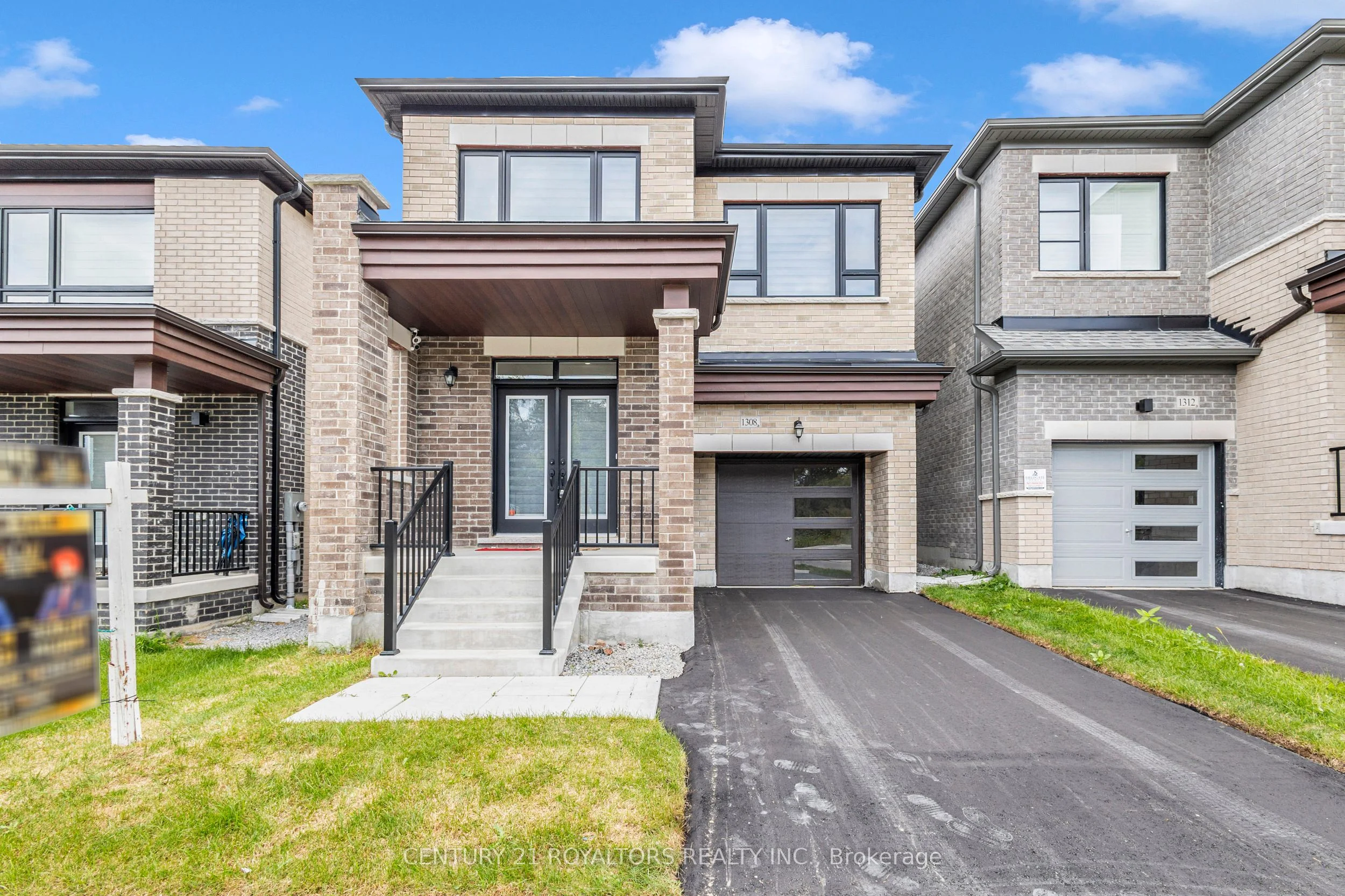 Detached in Oshawa