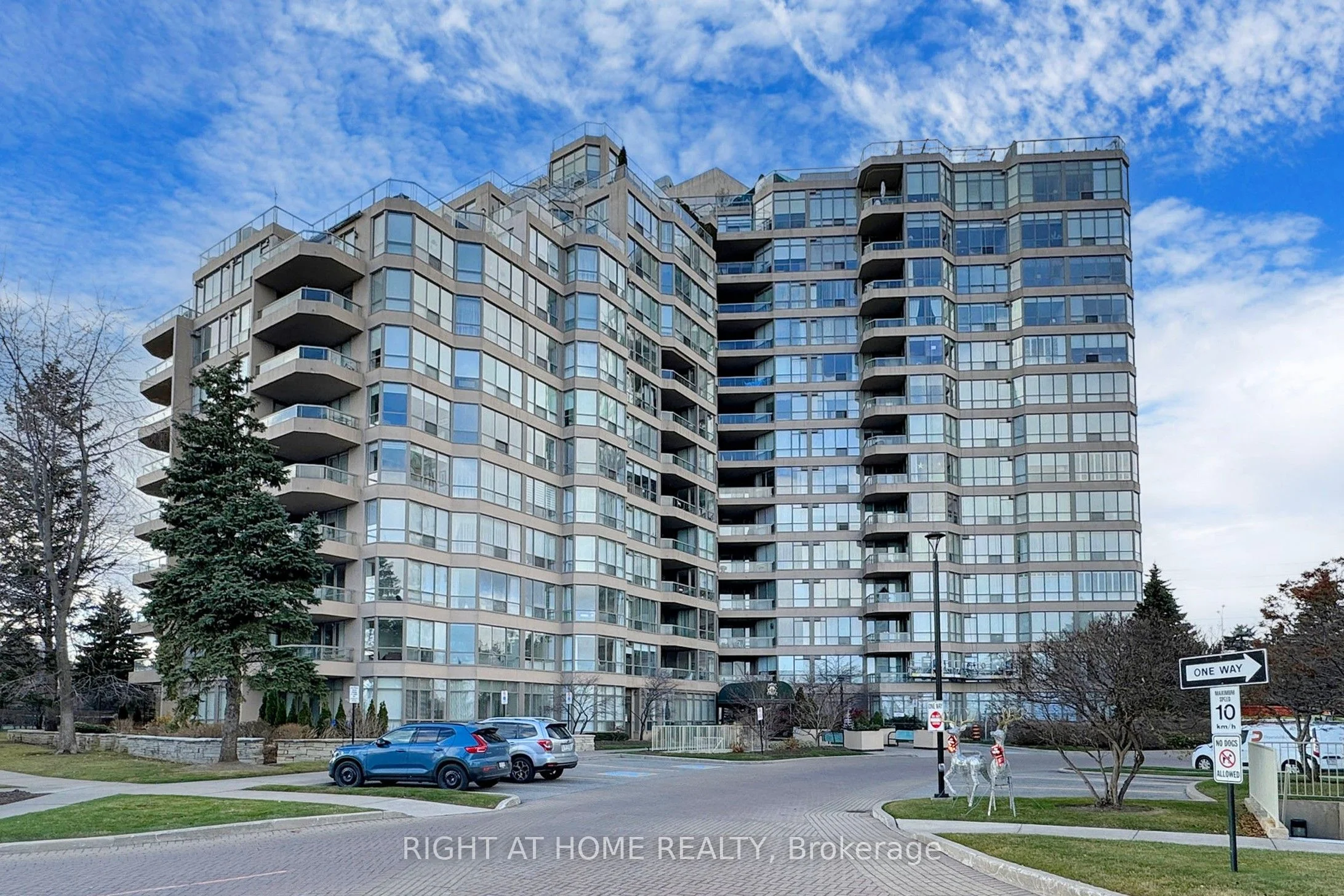 Condo Apartment in Toronto