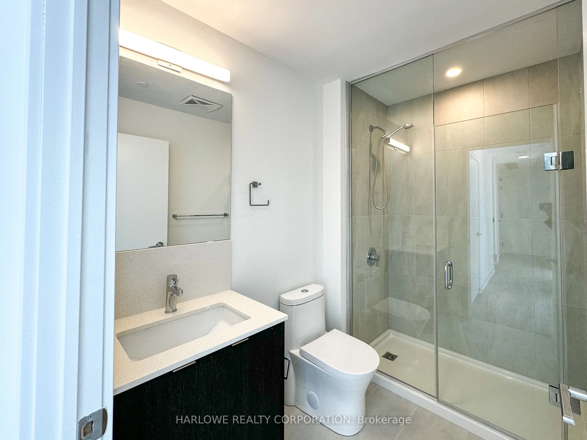 1604 Charles Street 127 B, Whitby, ON L1N 0P2