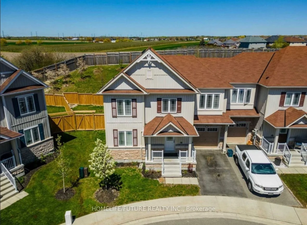 26 Autumn Harvest Road, Clarington, On L1c 0j4
