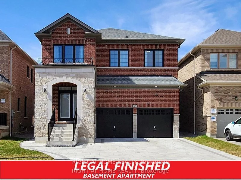 Detached in Whitby