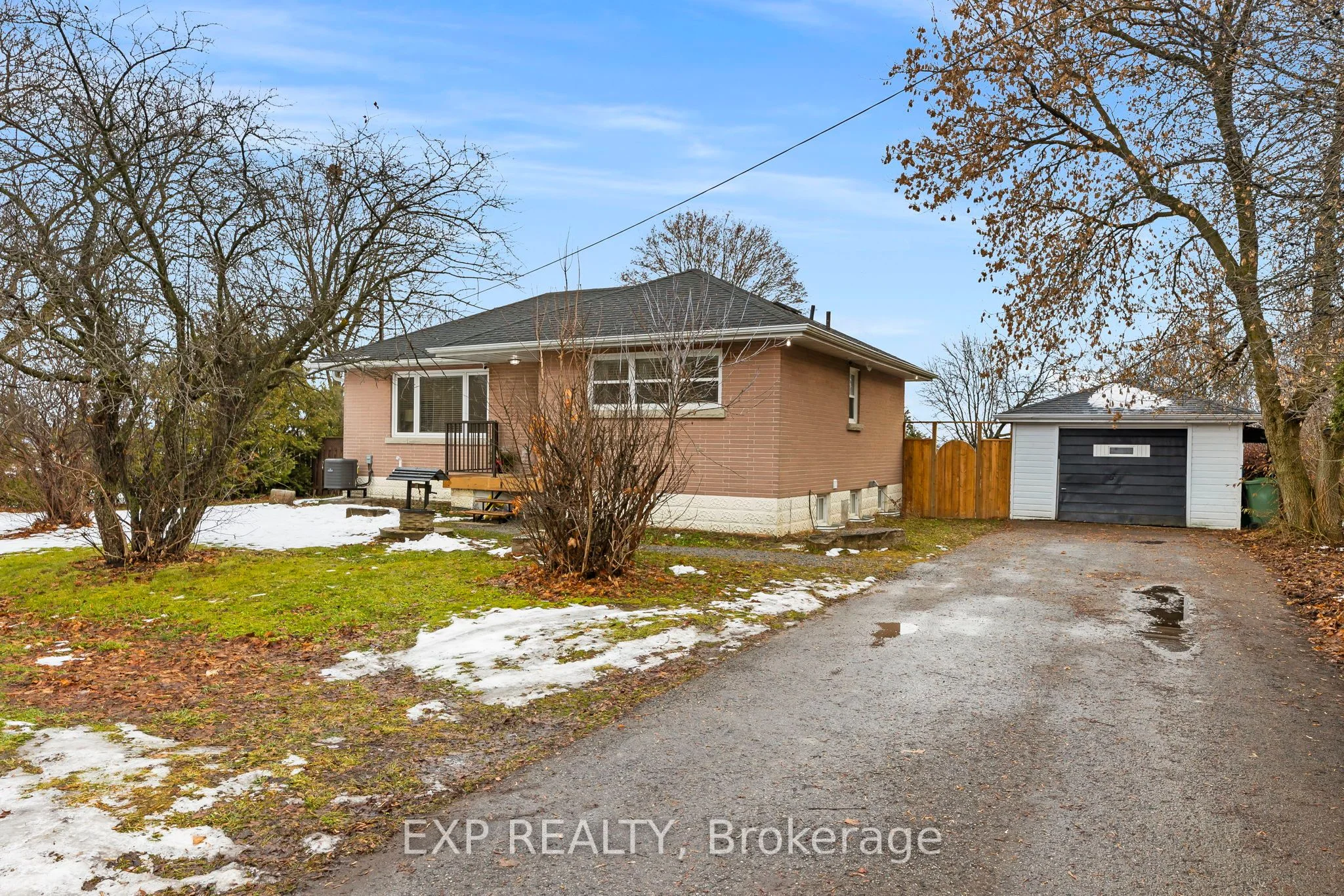 Detached in Scugog
