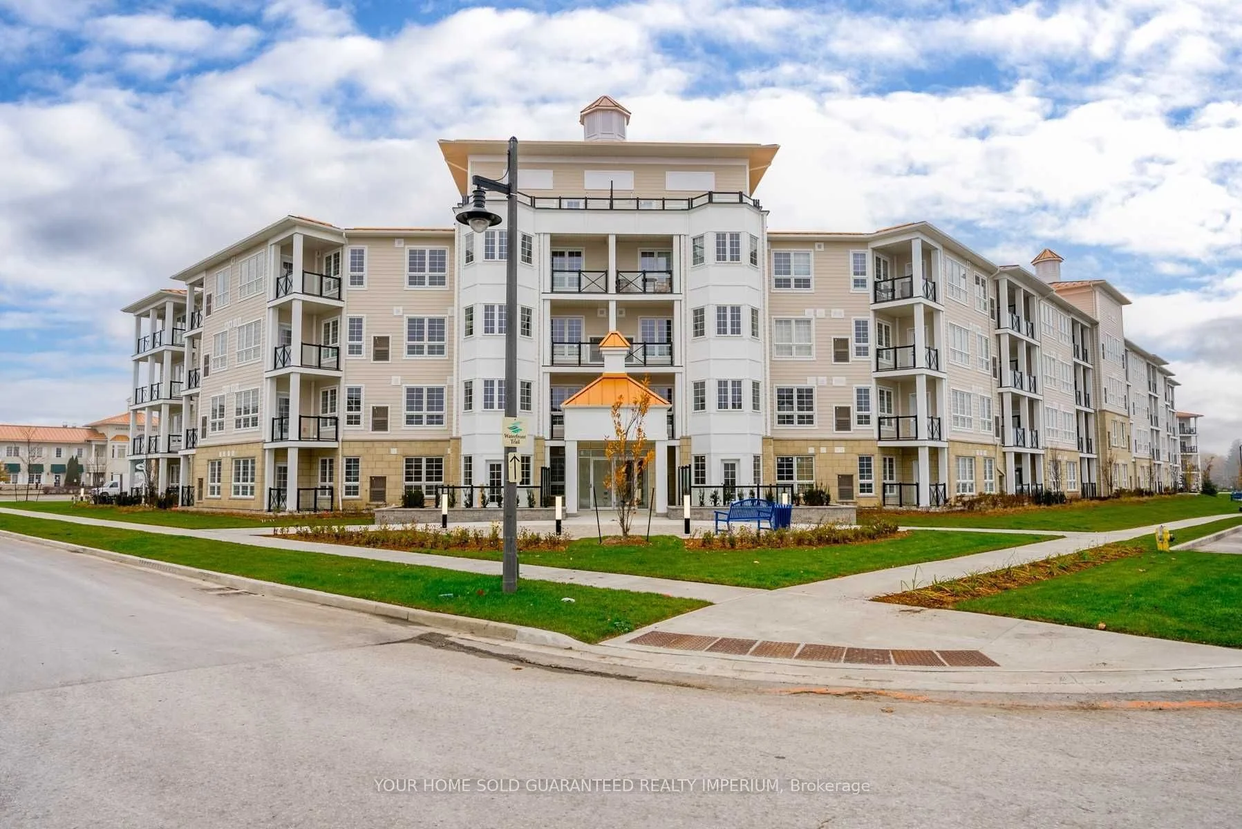 Common Element Condo in Clarington