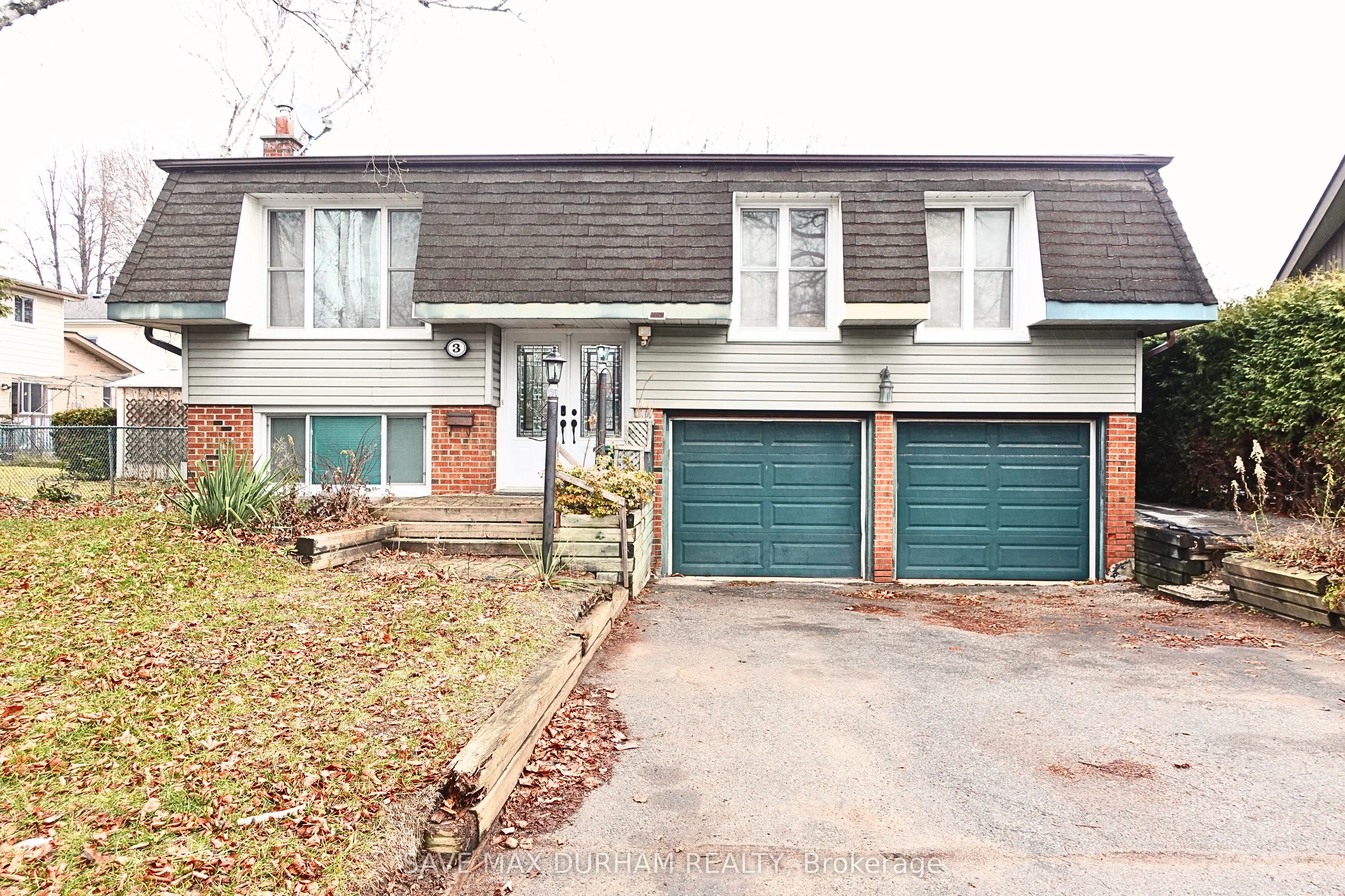 3 Barberry Court, Whitby, ON L1N 5N6