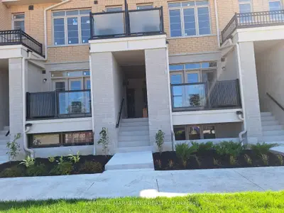 Att/Row/Townhouse in Pickering