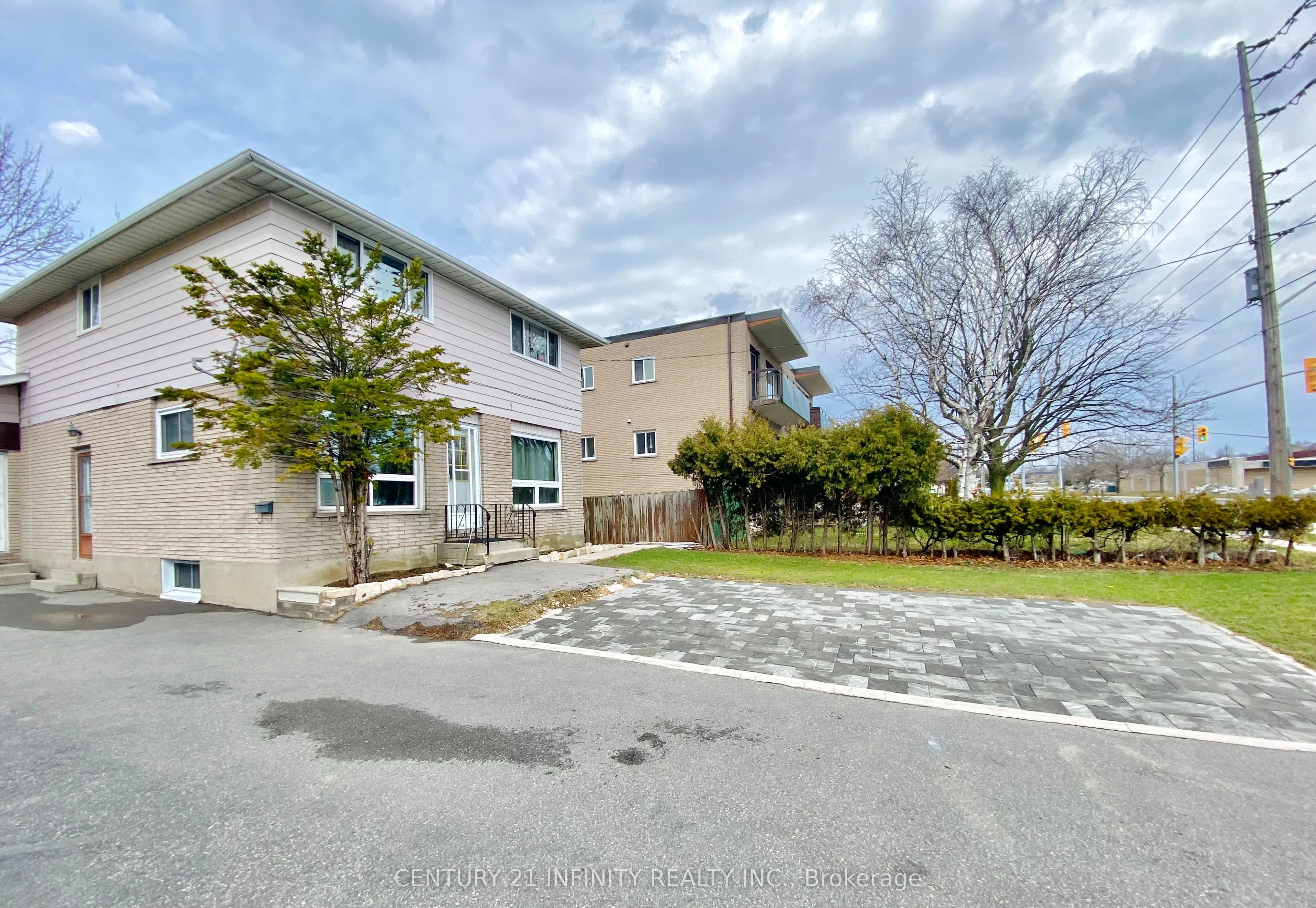 128 Stevenson Road S Basemen, Oshawa, ON L1J 5M1