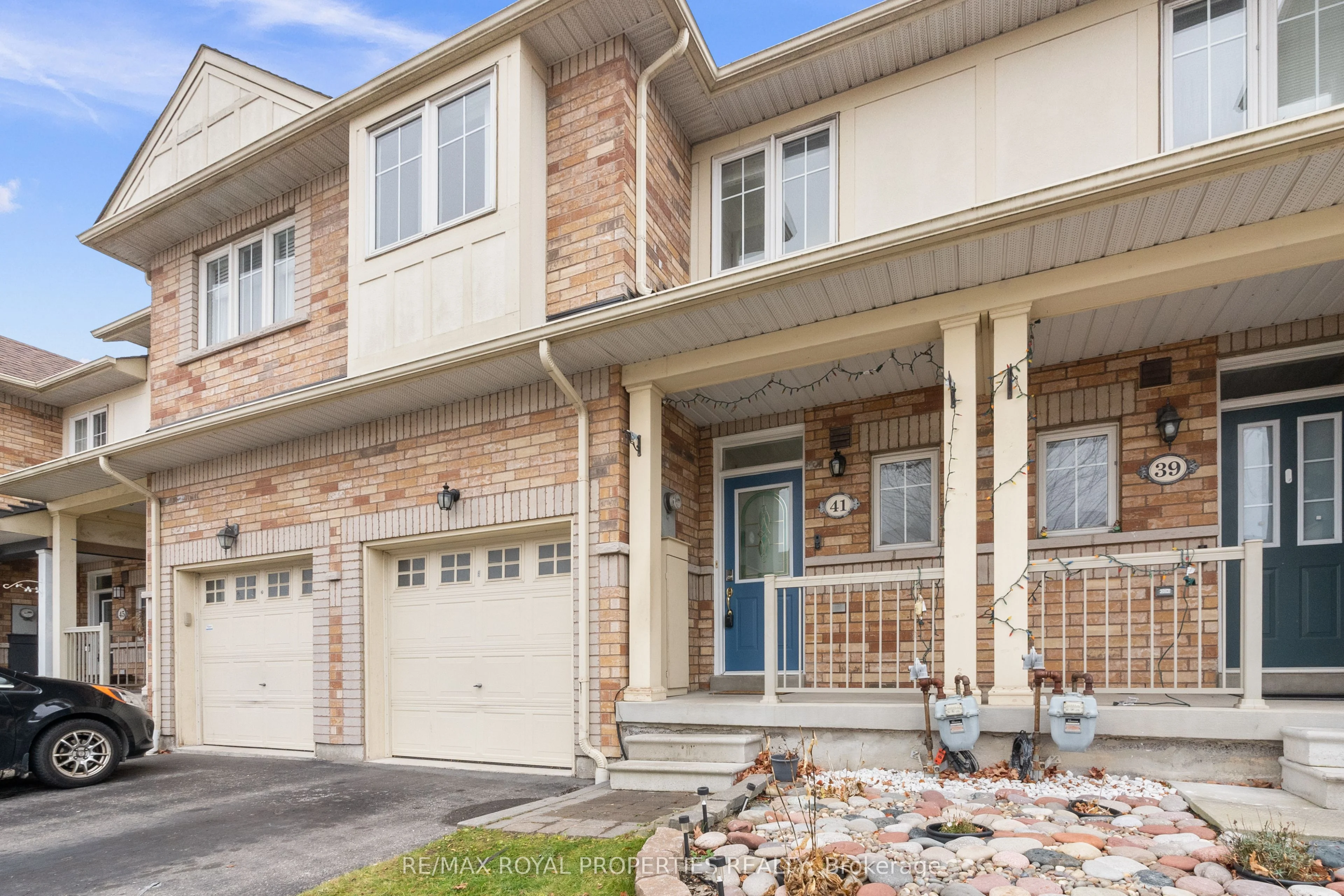 Att/Row/Townhouse in Ajax