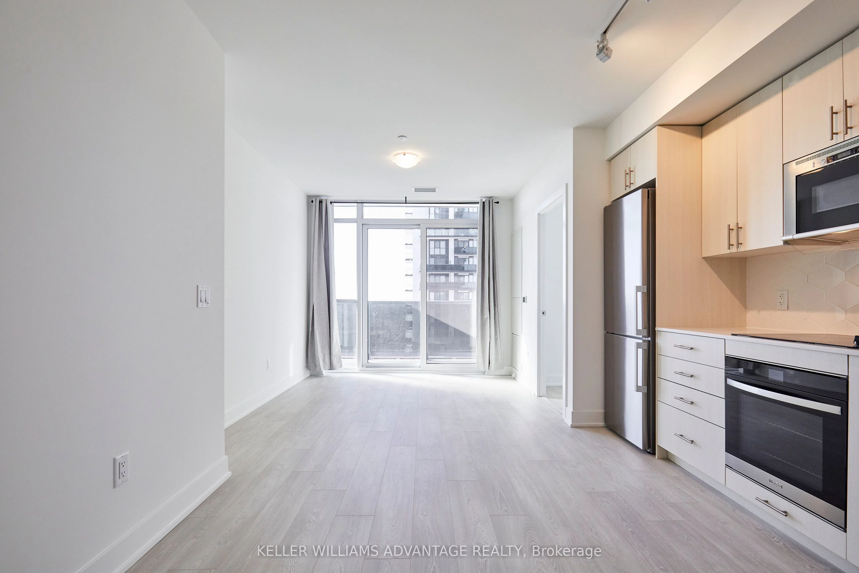 Common Element Condo in Oshawa