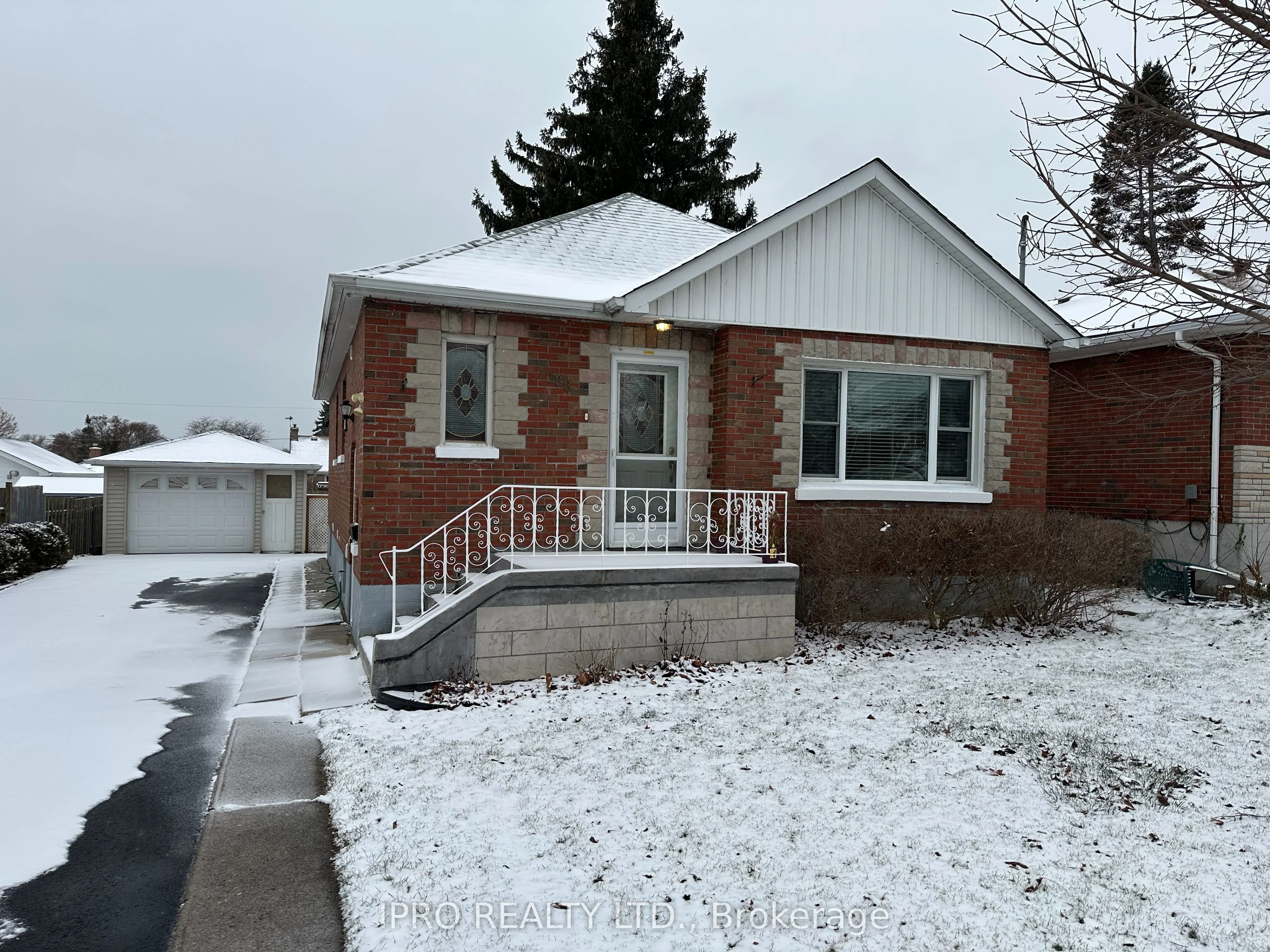 Detached in Oshawa