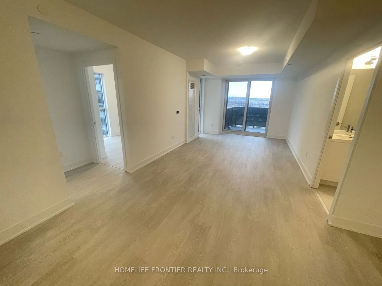 2545 Simcoe Street N 1417, Oshawa, ON L1L 0W3