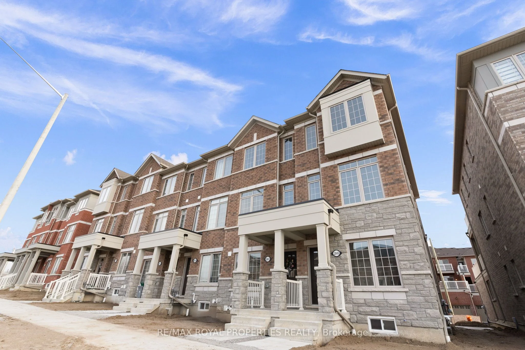 Att/Row/Townhouse in Pickering