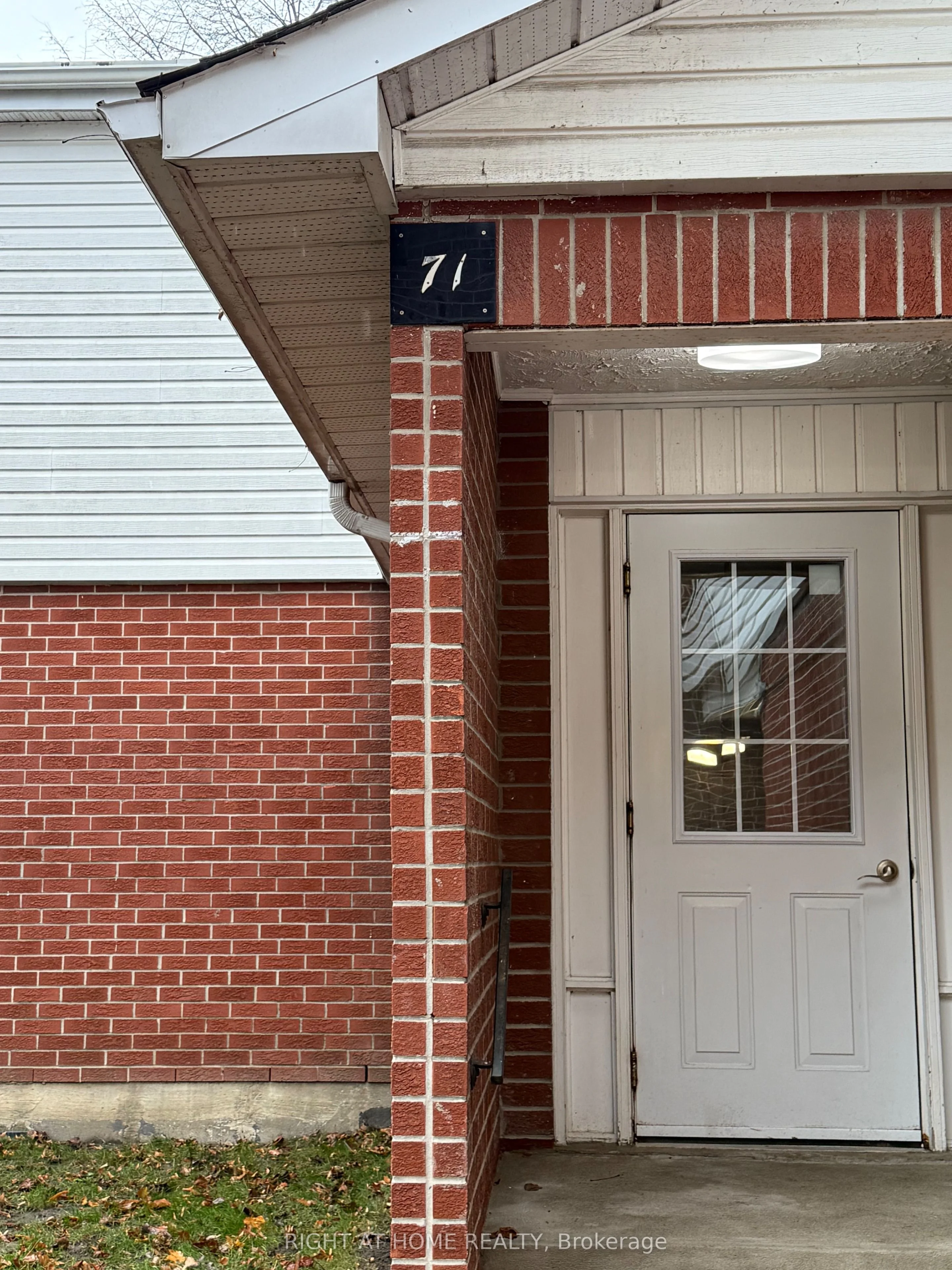 1010 Glen Street 71, Oshawa, On L1j 6j2