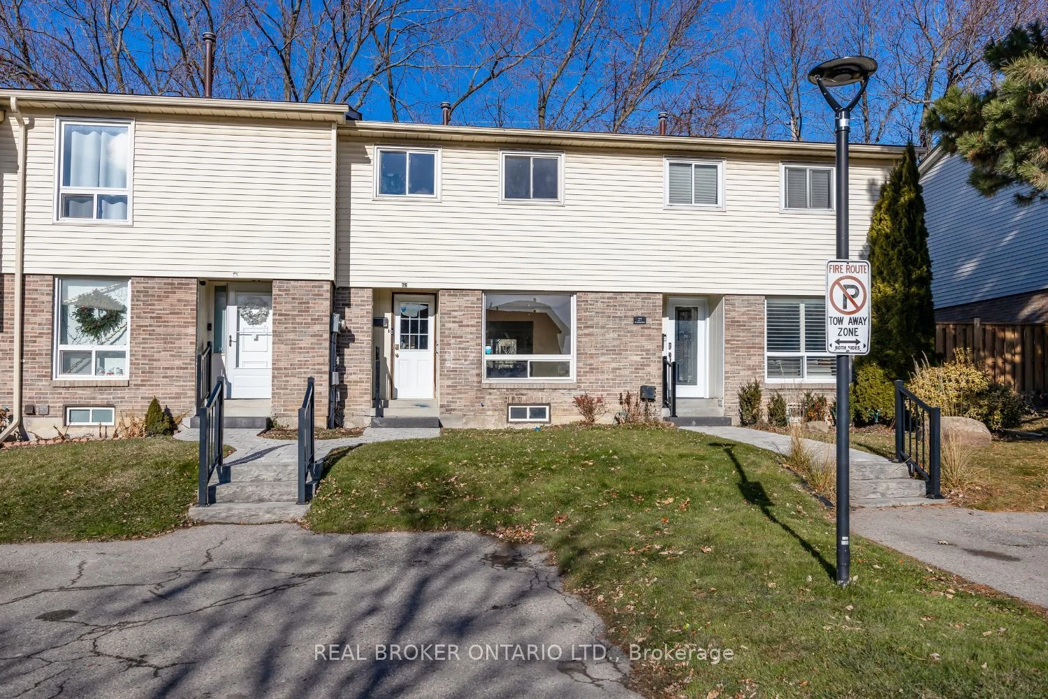 611 Galahad Drive 26, Oshawa, On L1k 1m1