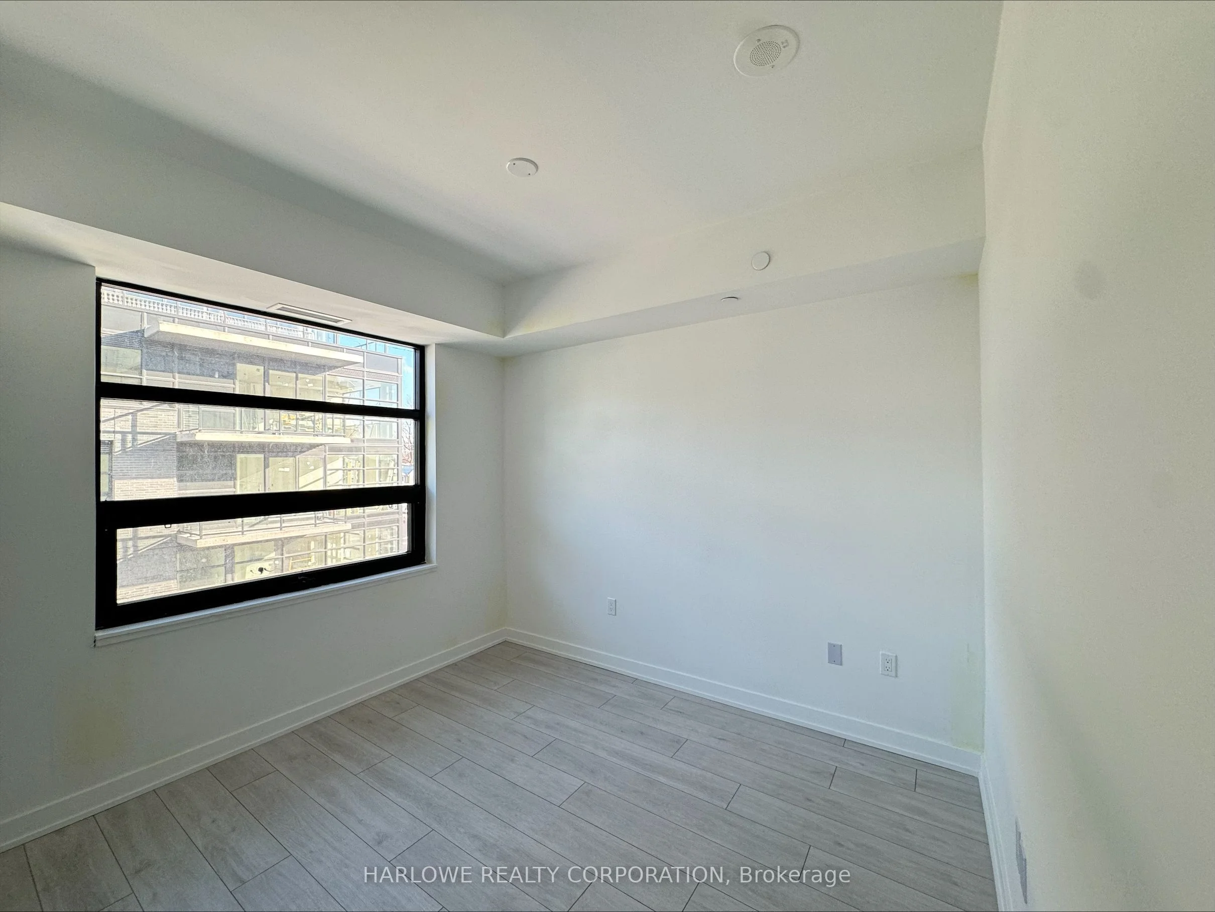 1610 Charles Street 339 E, Whitby, ON L1N 0P5