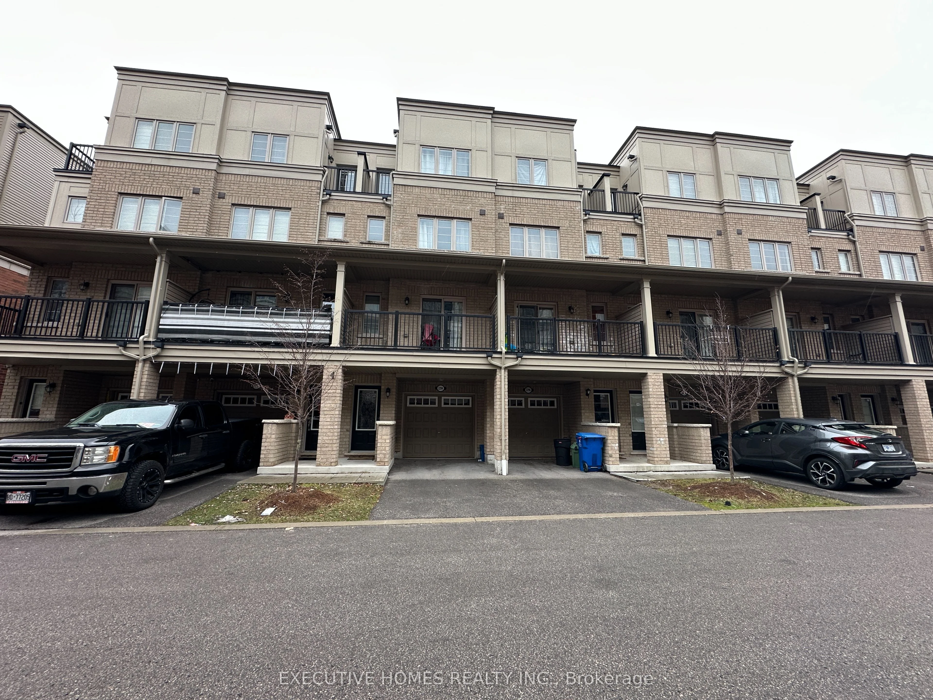 Condo Townhouse in Oshawa