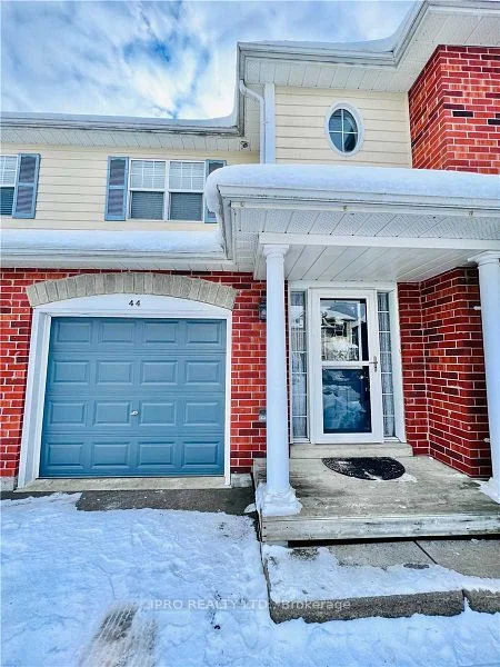 Condo Townhouse in Clarington