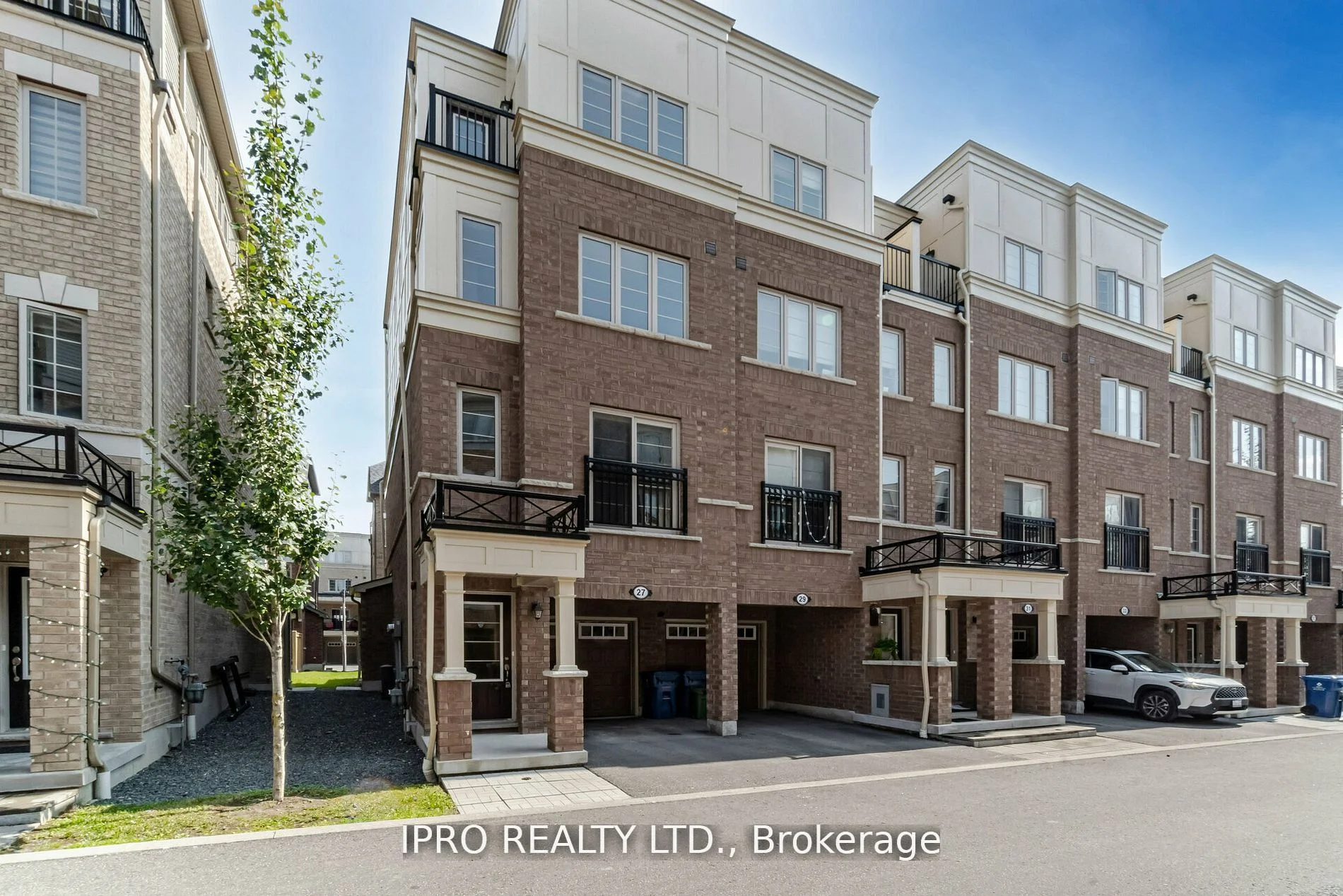 Condo Townhouse in Oshawa