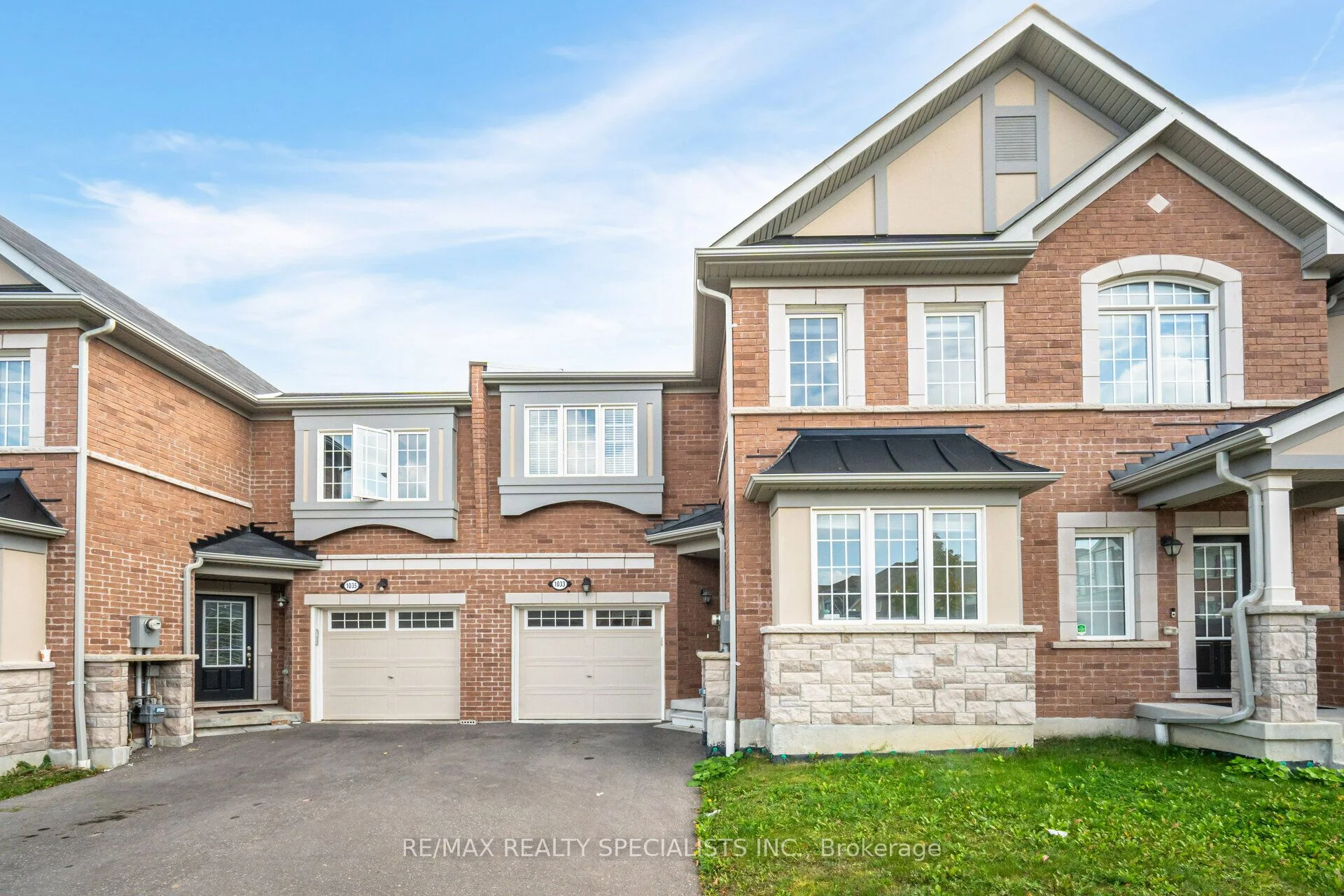 Att/Row/Townhouse in Pickering