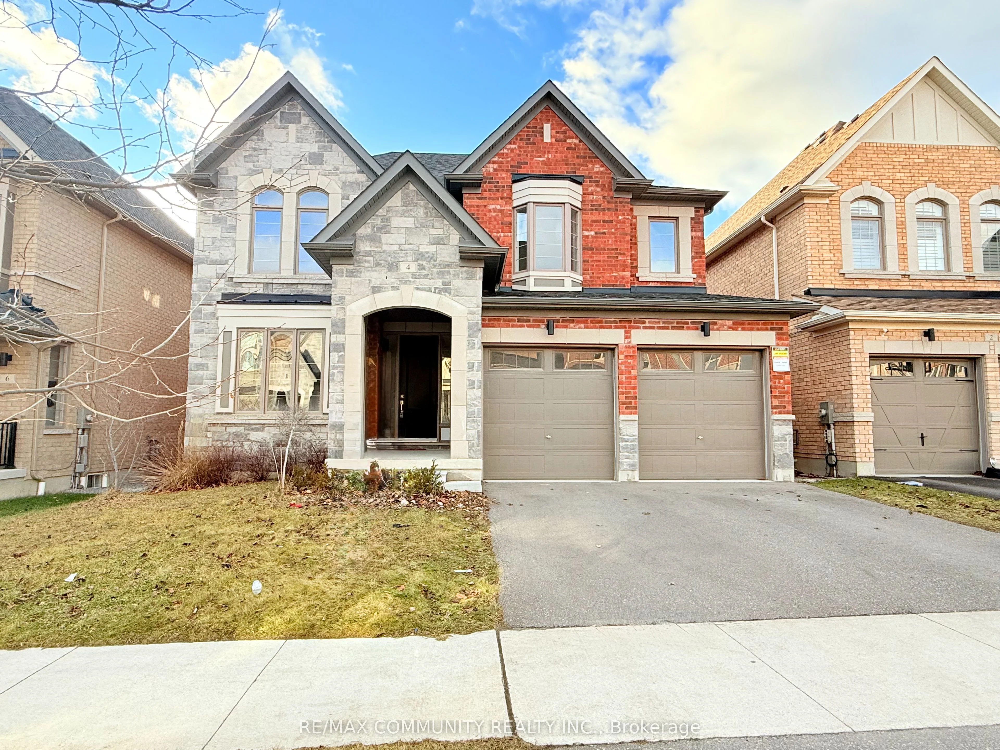 4 Hayeraft Street, Whitby, On L1p 0c7