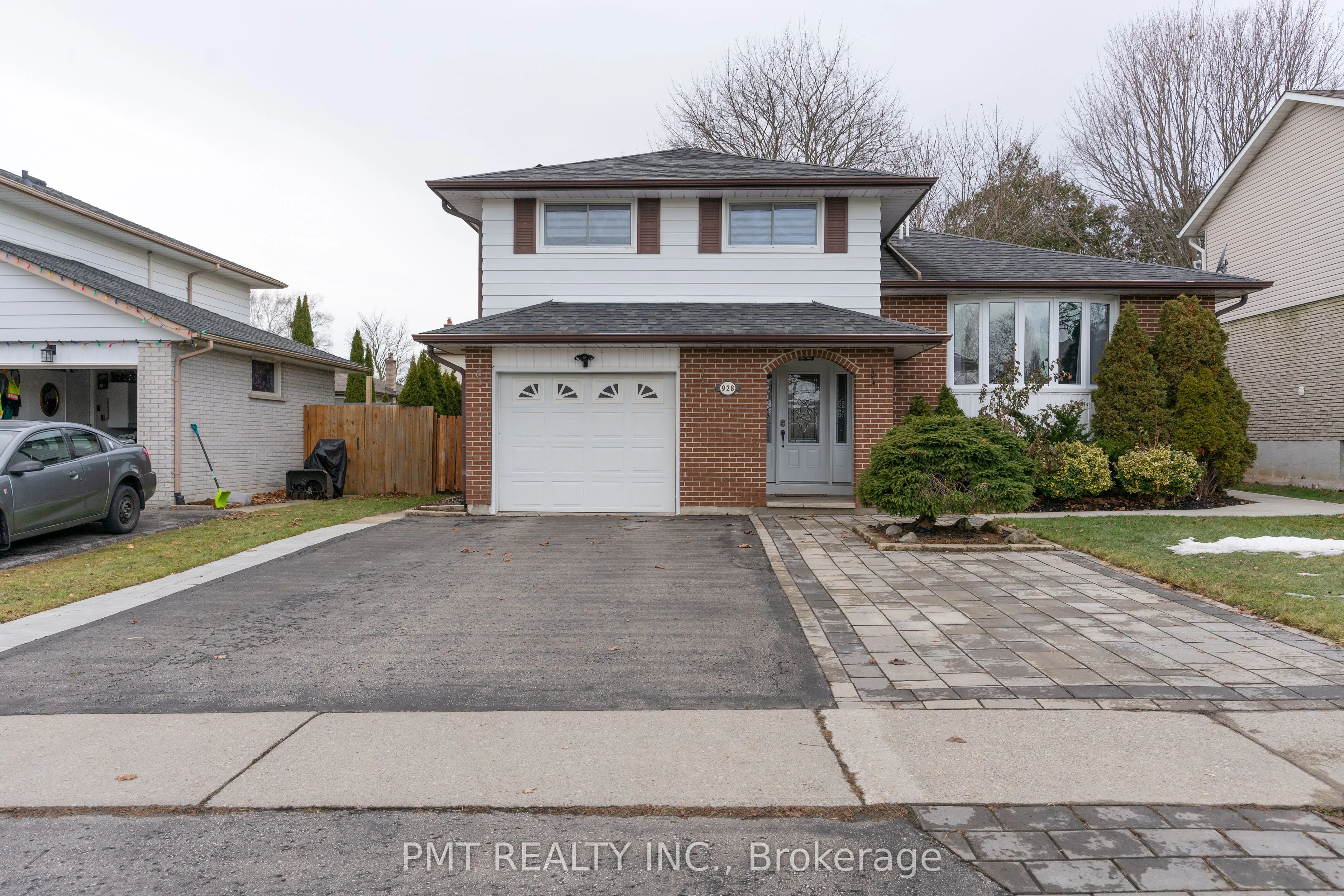 Detached in Oshawa