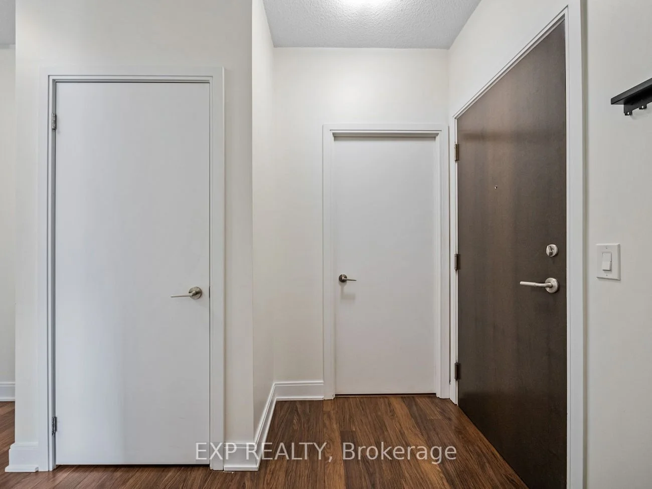 135 Village Green Square 418, Toronto E07, ON M1S 0G4