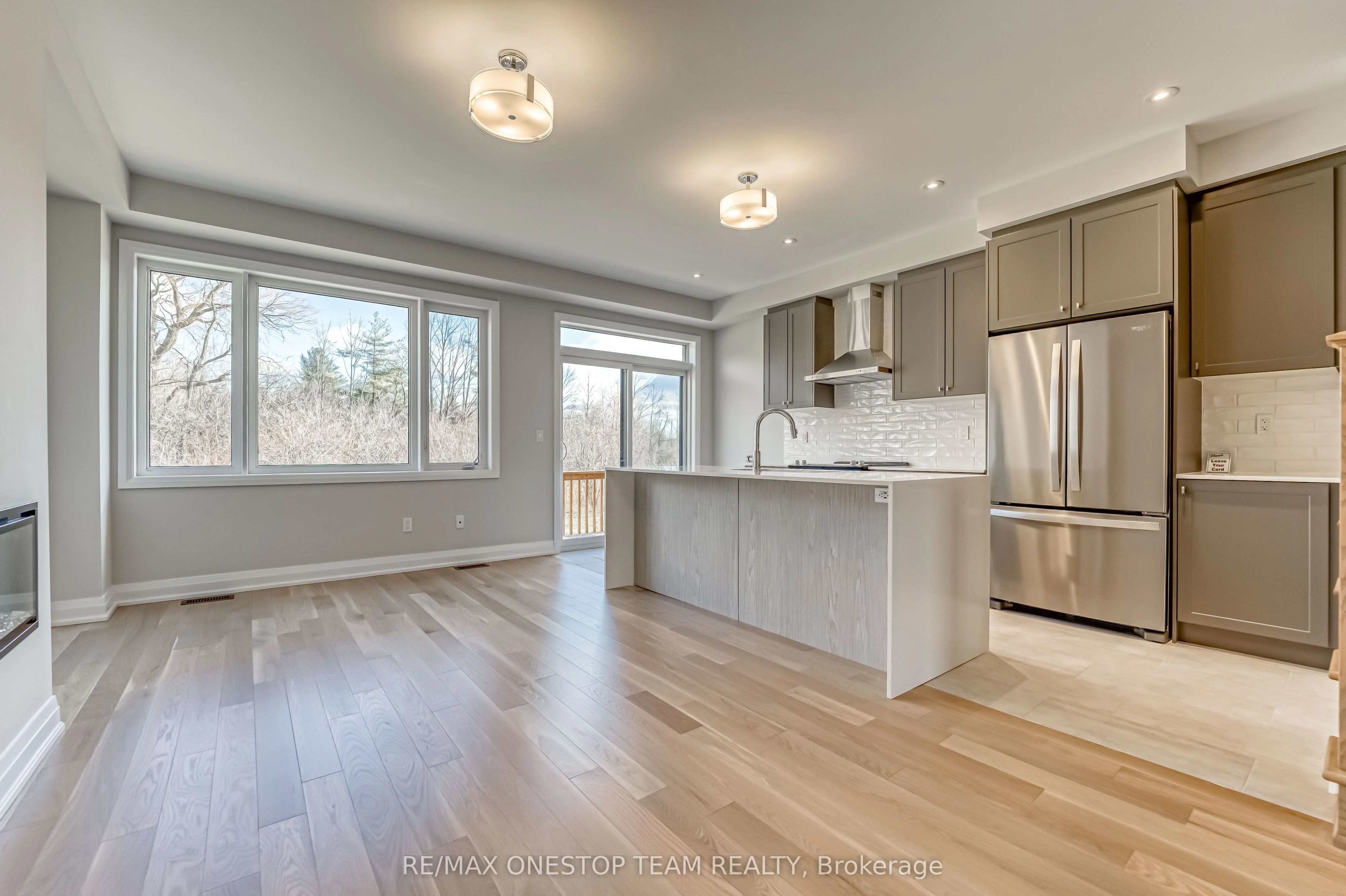 Att/Row/Townhouse in Pickering
