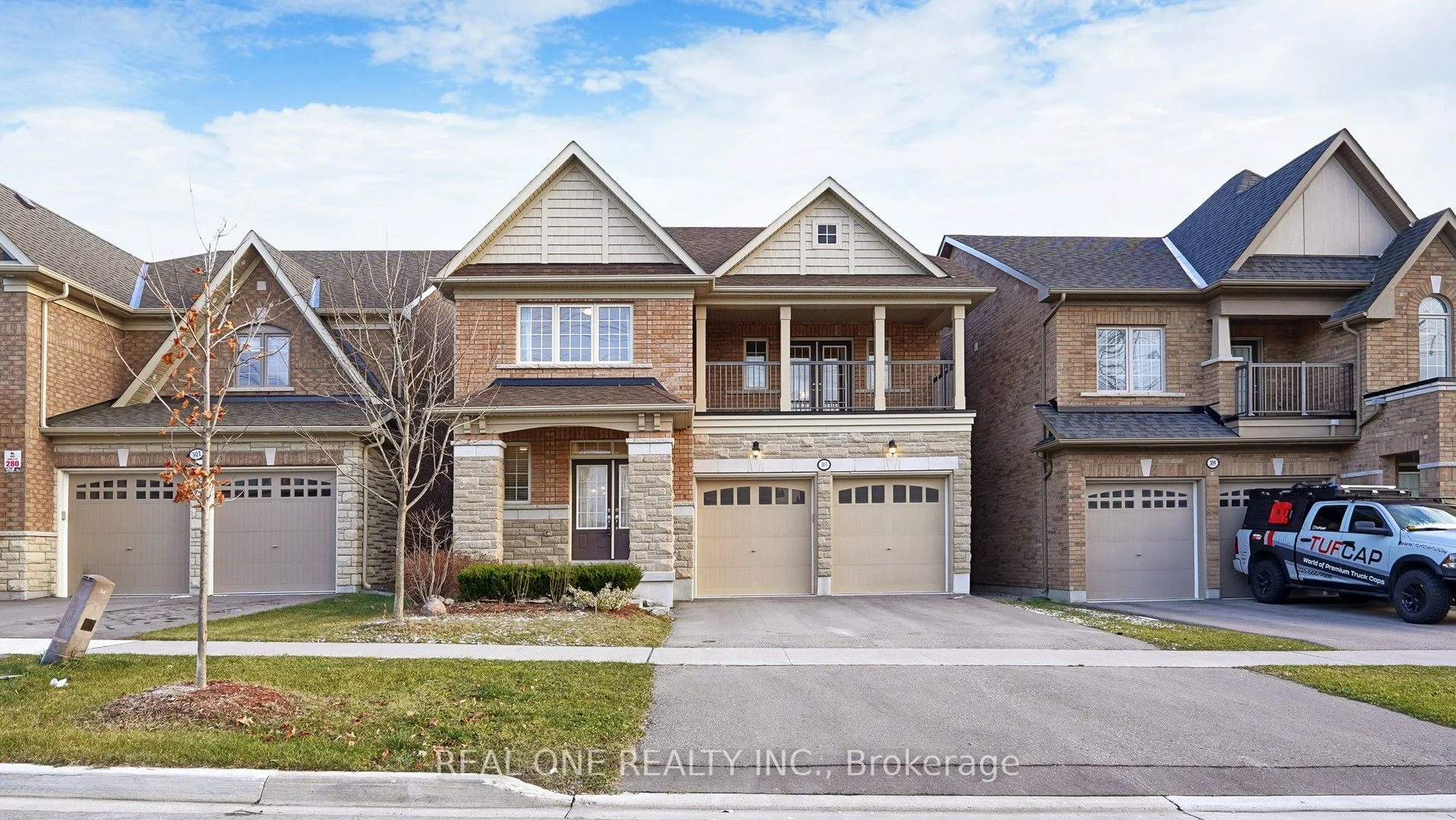 Detached in Oshawa