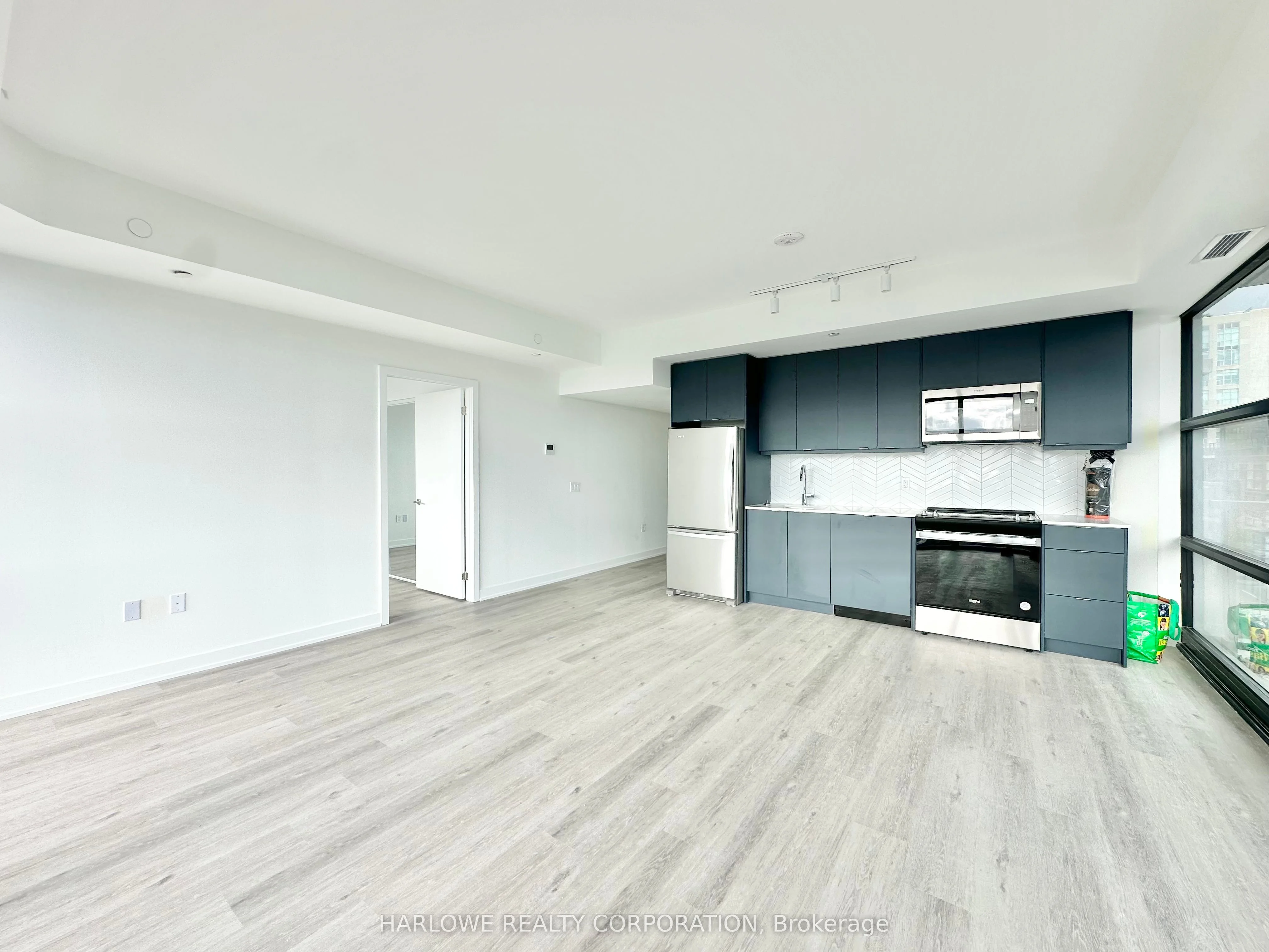 1610 Charles Street 442 E, Whitby, On L1n 0p5