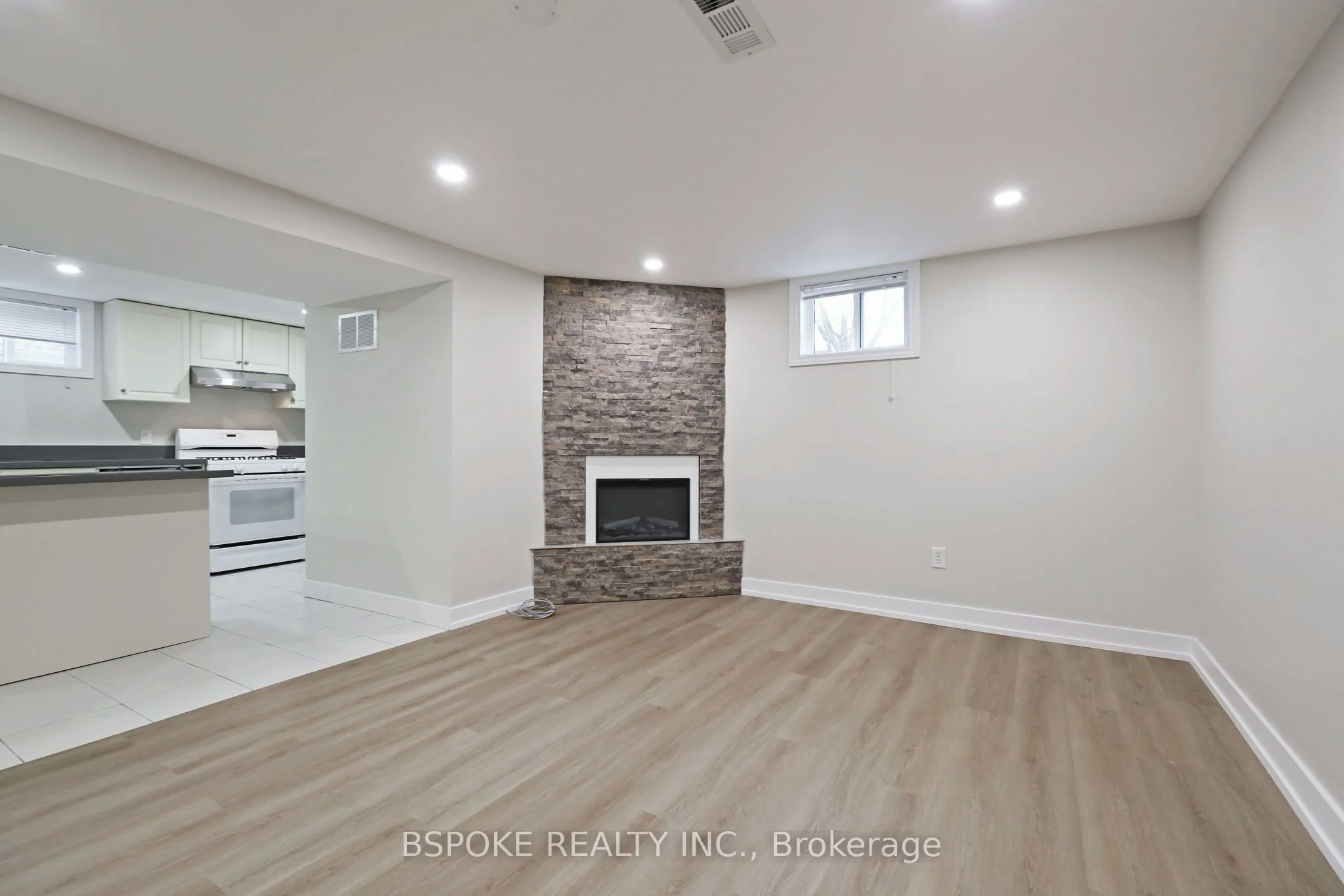 74 Valdez Court Lower, Oshawa, ON L1J 5W9