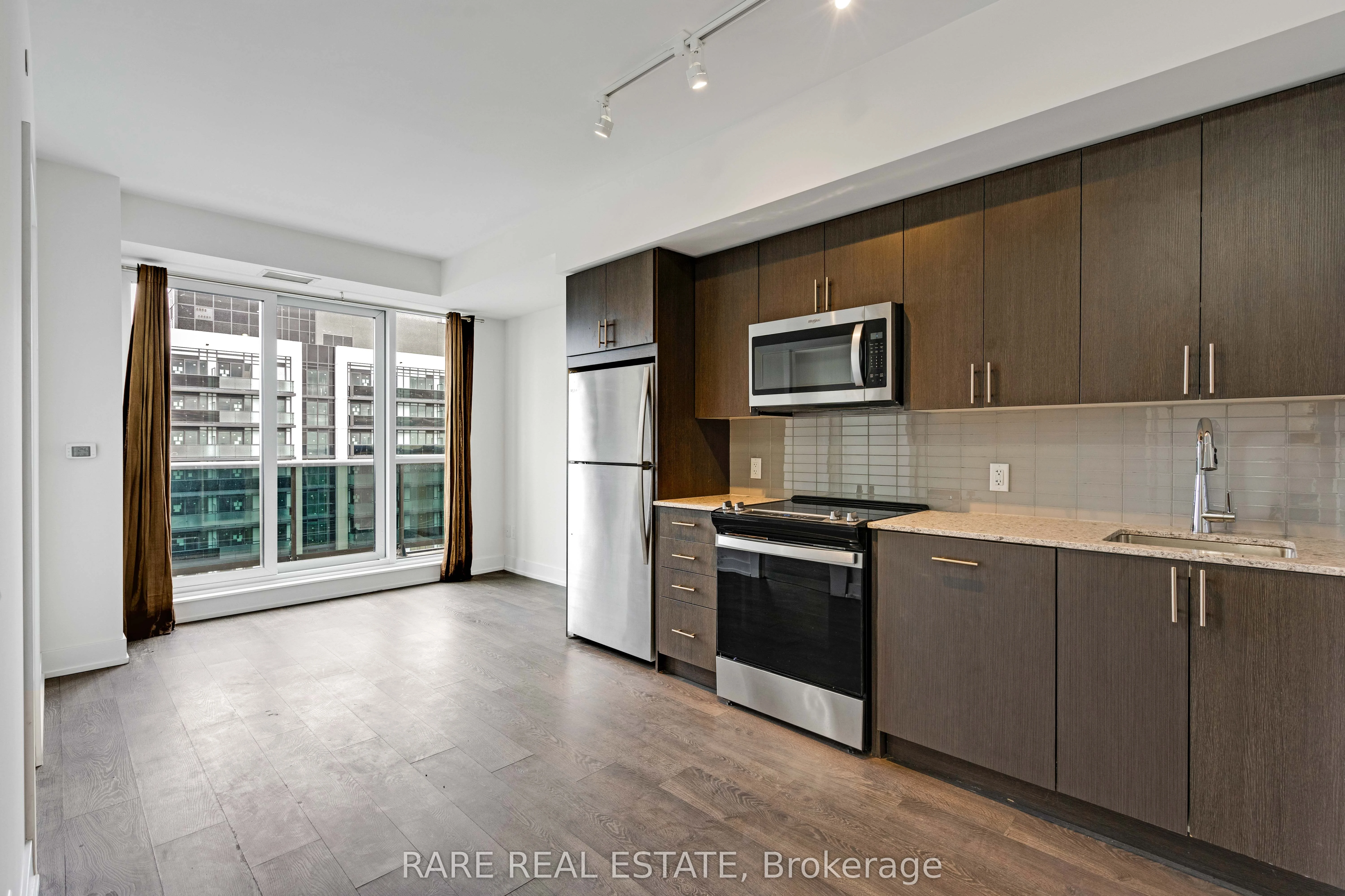 Condo Apartment in Oshawa