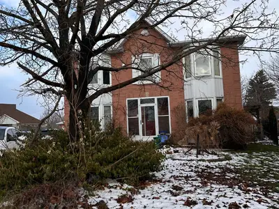 14 Holden Court, Whitby, On L1n 9a1