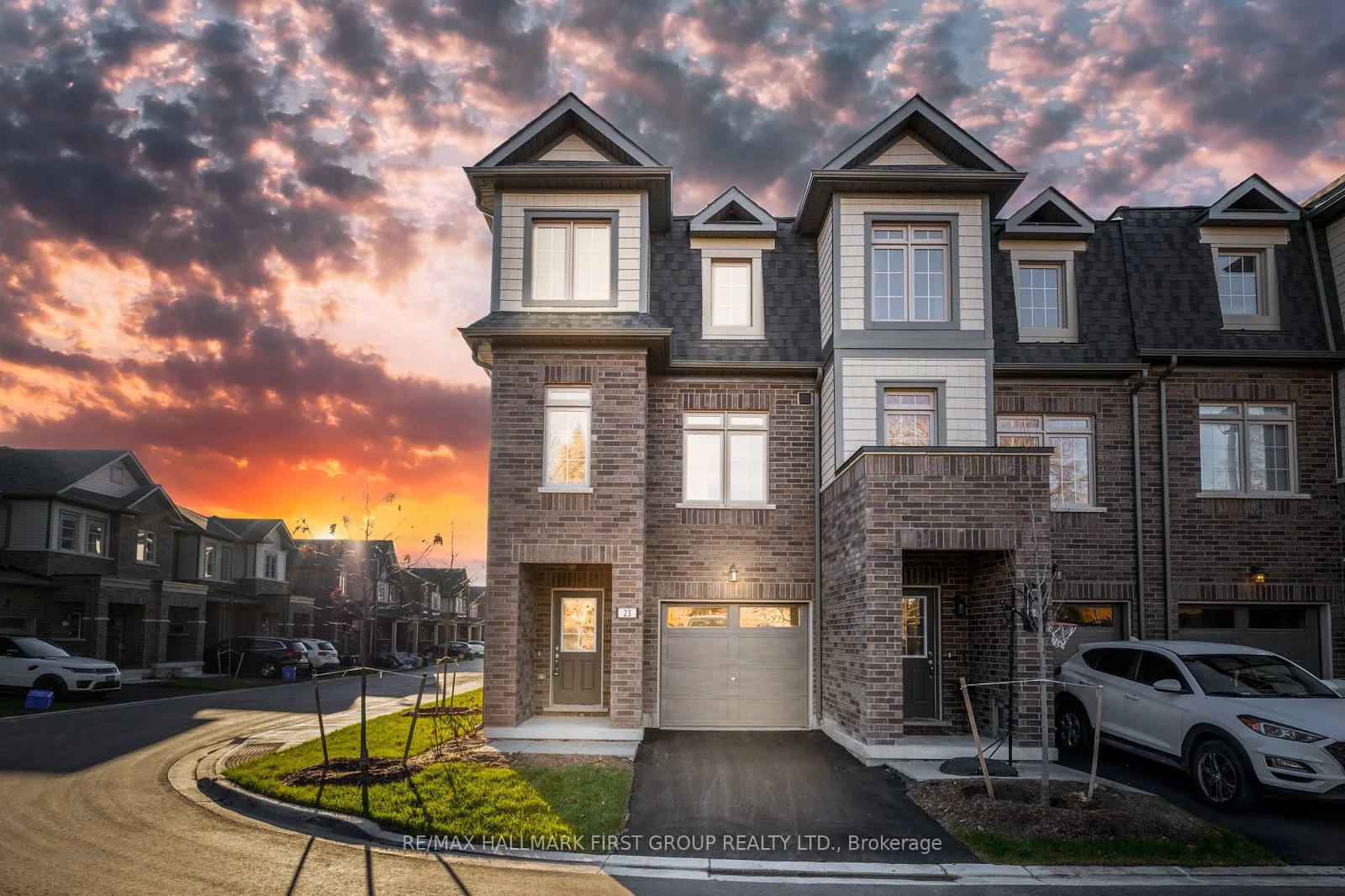 Att/Row/Townhouse in Clarington