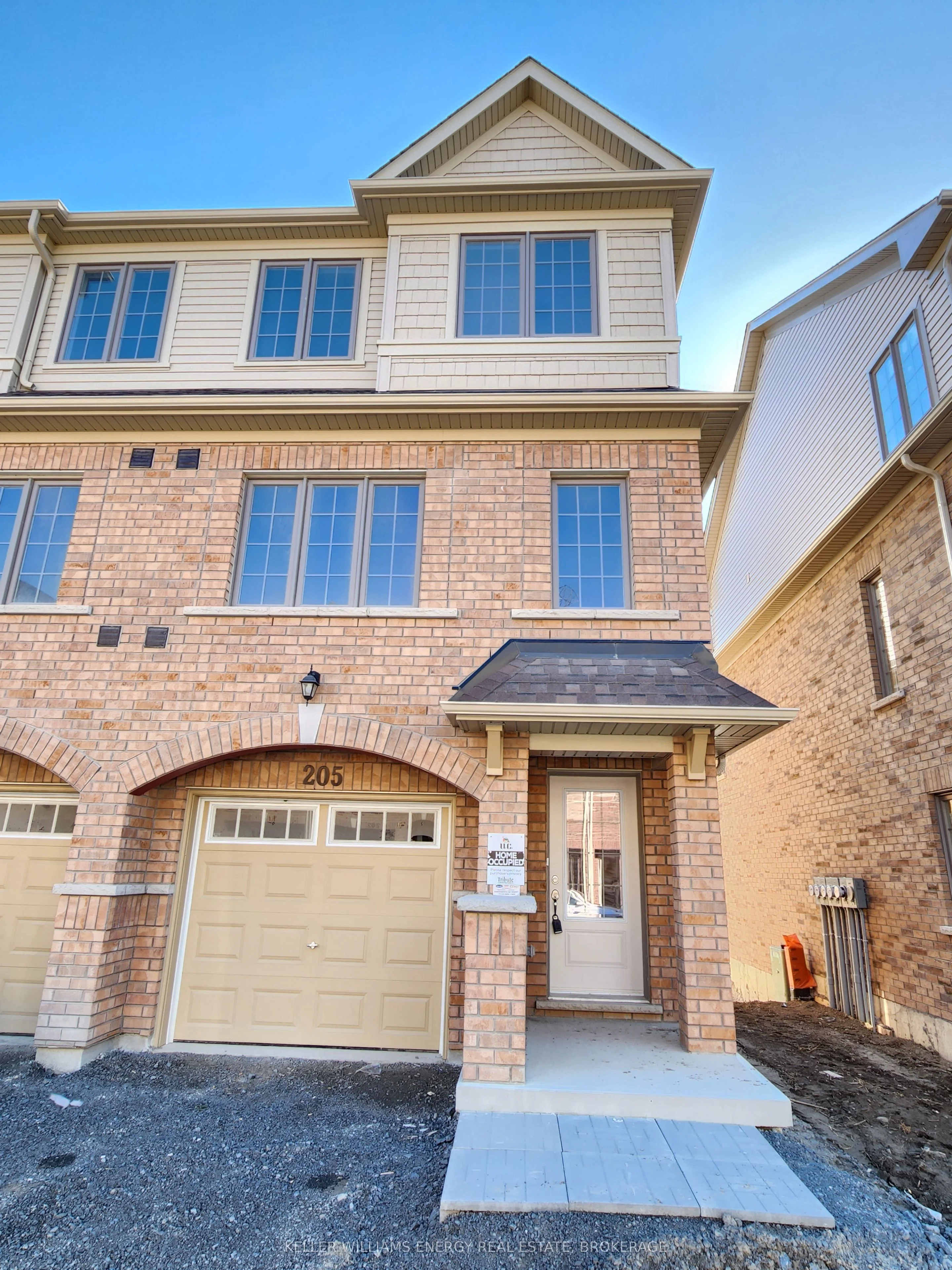 205 Royal Northern Path, Oshawa, On L1l 0r6