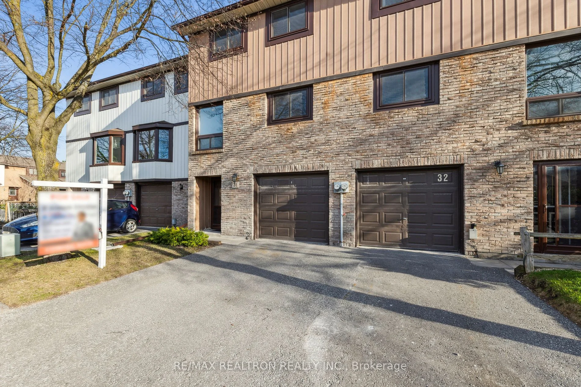Condo Townhouse in Oshawa
