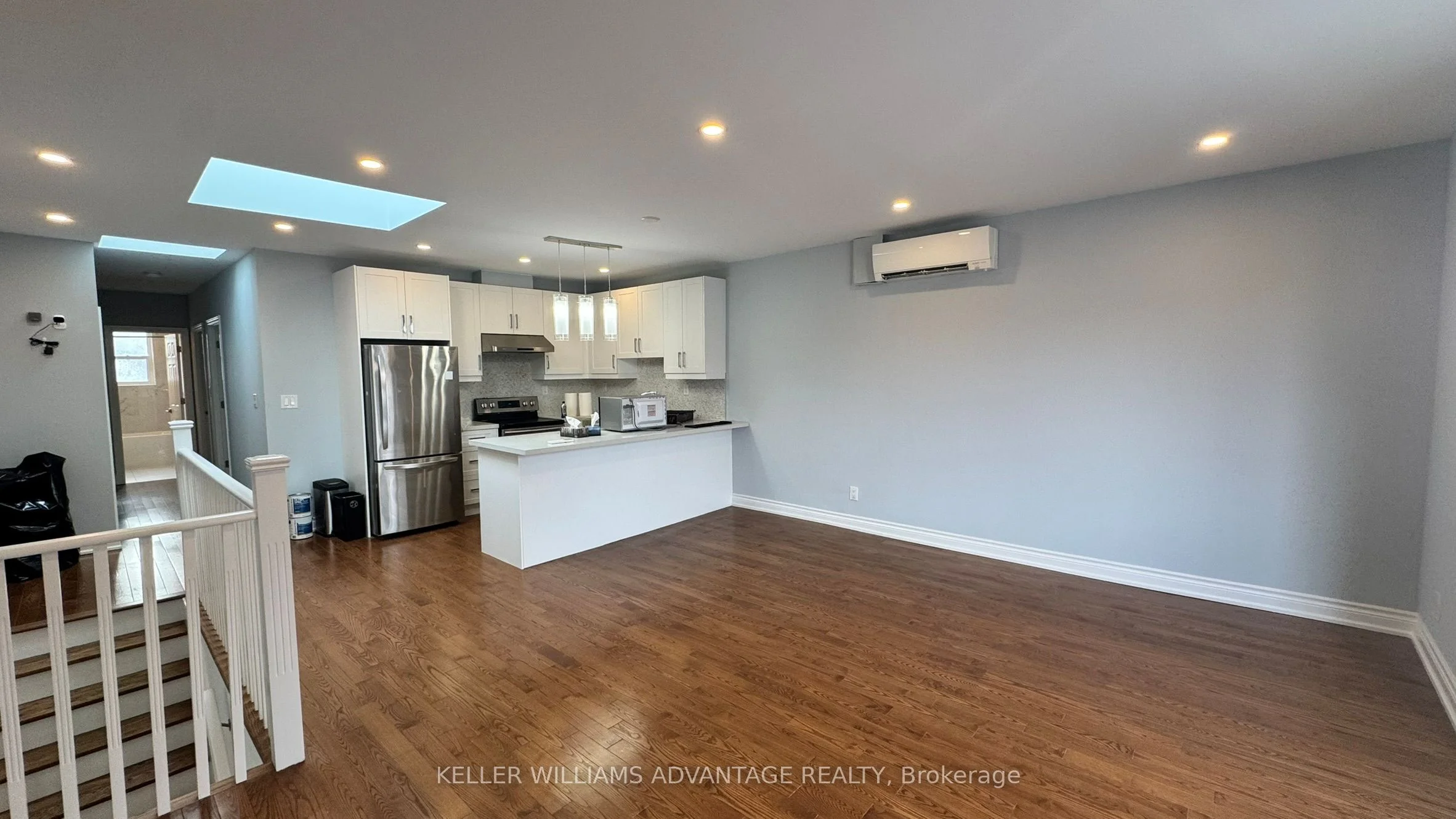 Store W Apt/Office in Toronto