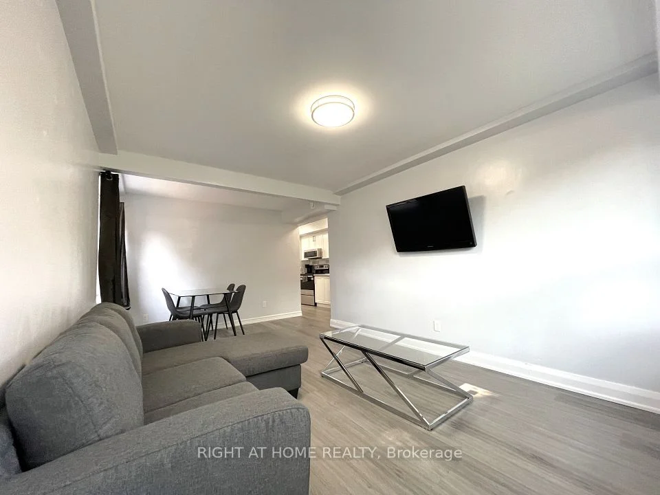 31A Frankdale Avenue E 1, Toronto E03, ON M4J 3Z8