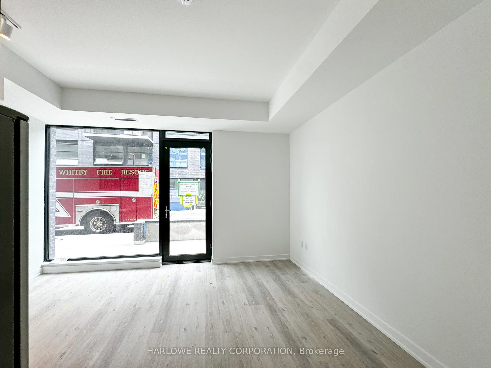1604 Charles Street 112 B, Whitby, ON L1N 0P2