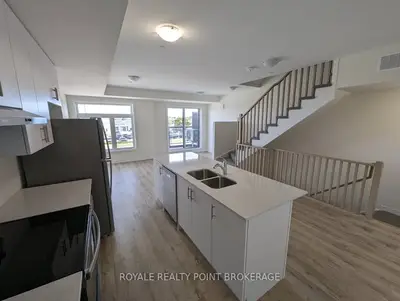 Condo Townhouse in Pickering