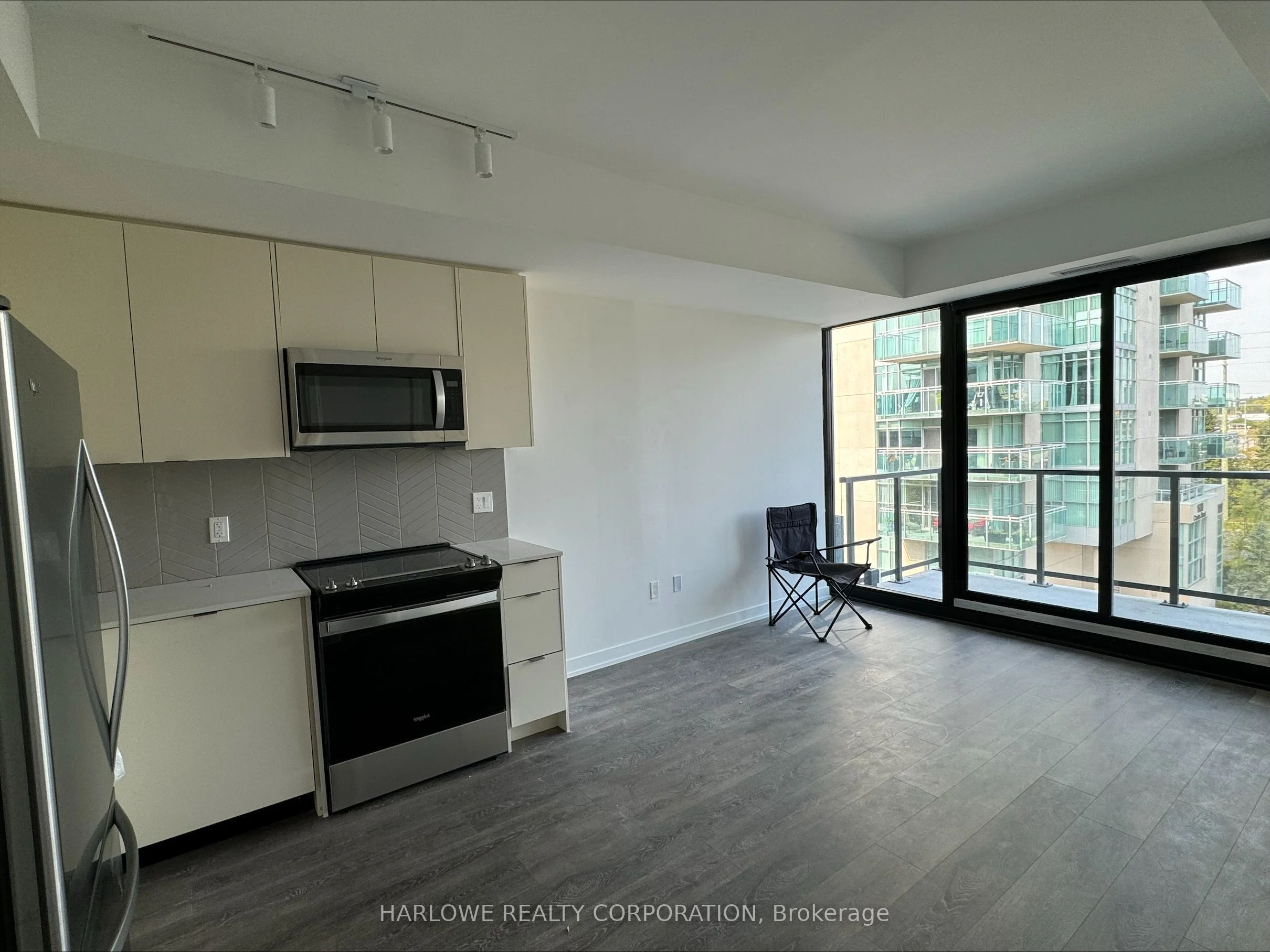 1604 Charles Street 419 B, Whitby, On L1n 0p2