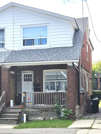Triplex in Toronto