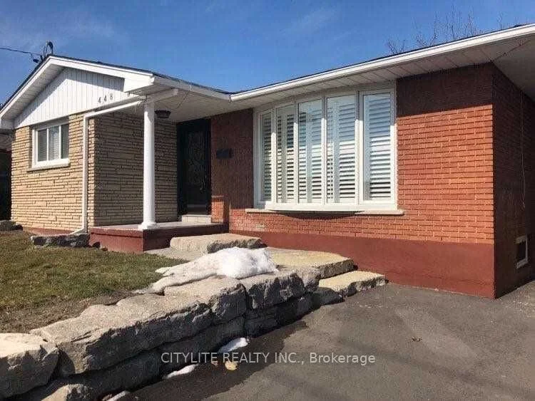 Detached in Oshawa