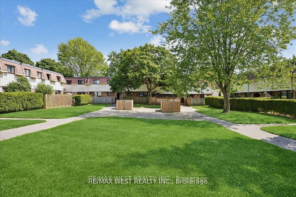 506 Normandy Street 37, Oshawa, ON L1H 7N8