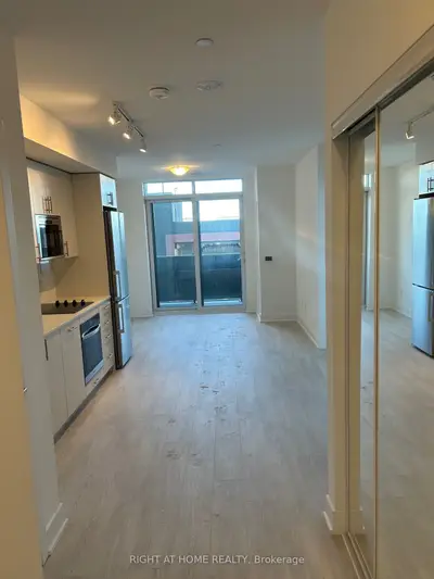 Condo Apartment in Oshawa